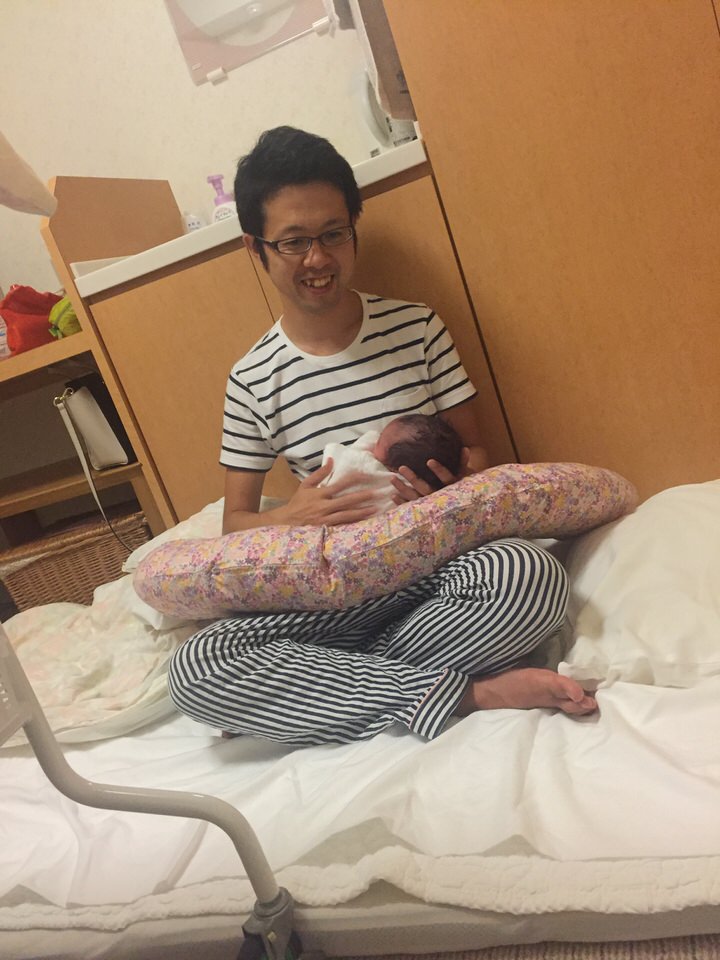 出産後、24時間母子同室、スタート！初めて3人一緒に過ごす夜。